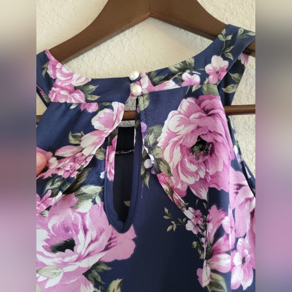 Cold shoulder floral top - Picture 9 of 11